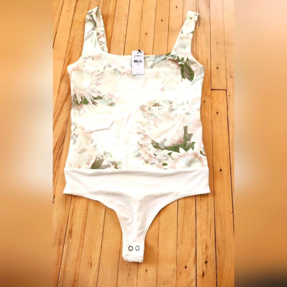 Express XS Bodysuit  NWT- cream and greens